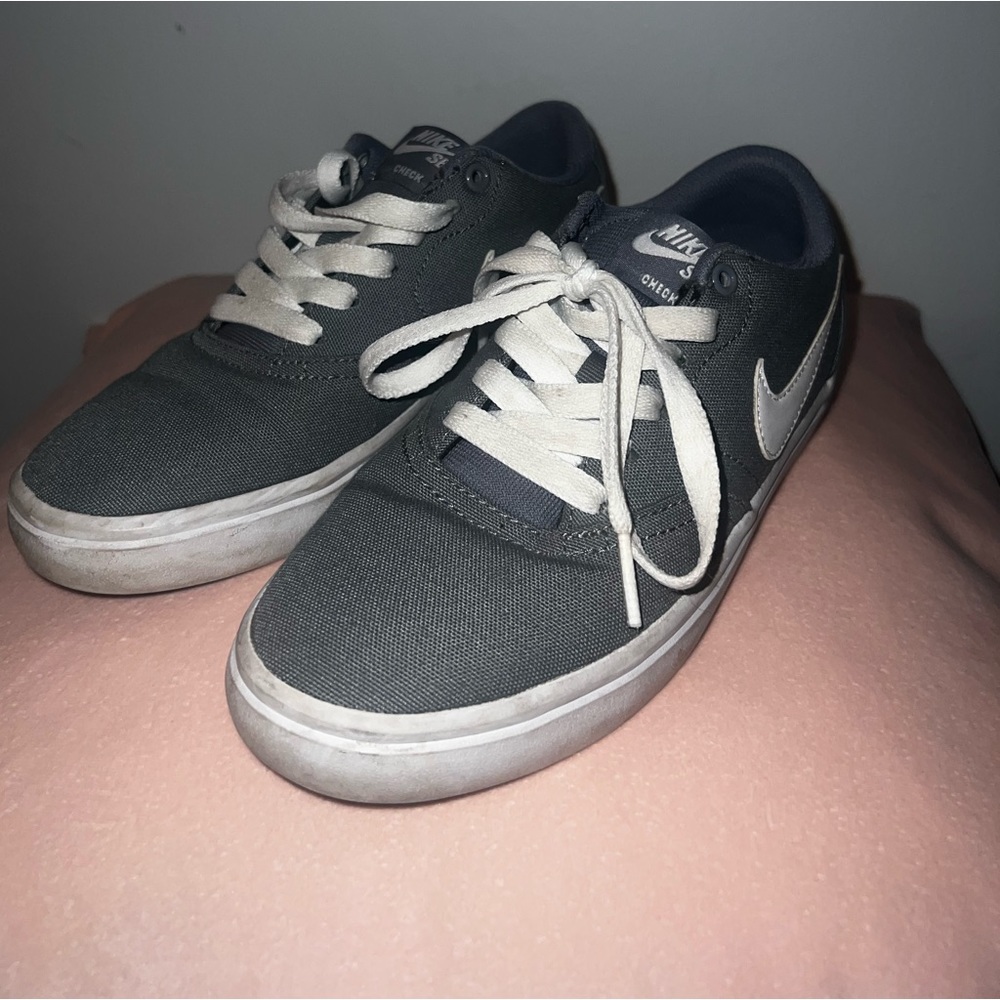 Nike SB Check Canvas Solar-soft Sneaker !